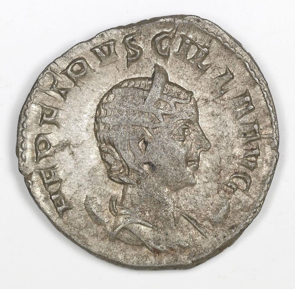 Trajan Decius, silver antoninianus, collection photograph IATH-1991.17.39, obverse