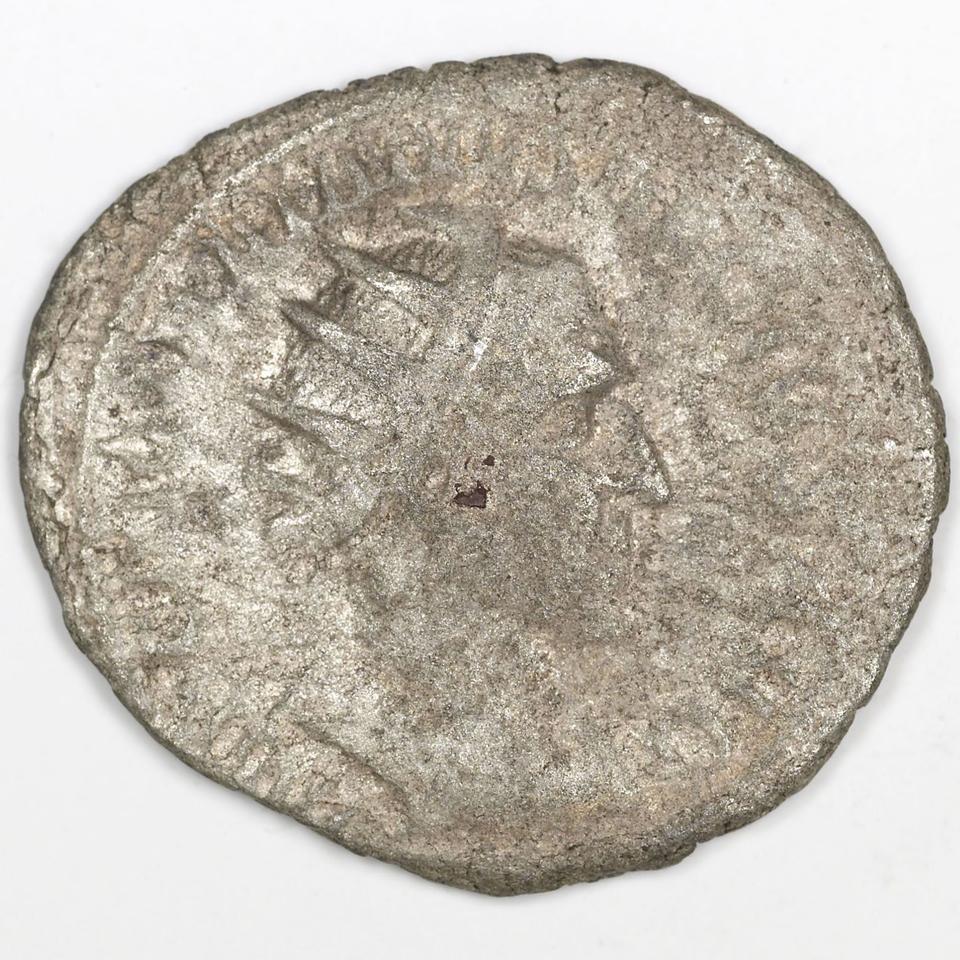 Trajan Decius, silver antoninianus, collection photograph IATH-1991.17.38, obverse