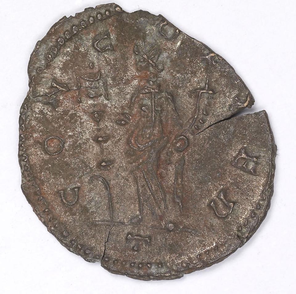 Quintillus, silver antoninianus, collection photograph IATH-1991.17.202, reverse