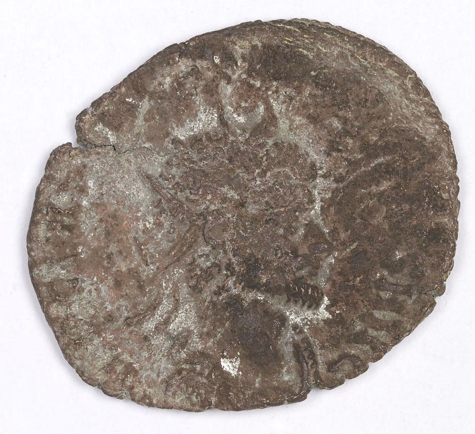 Quintillus, silver antoninianus, collection photograph IATH-1991.17.204, obverse