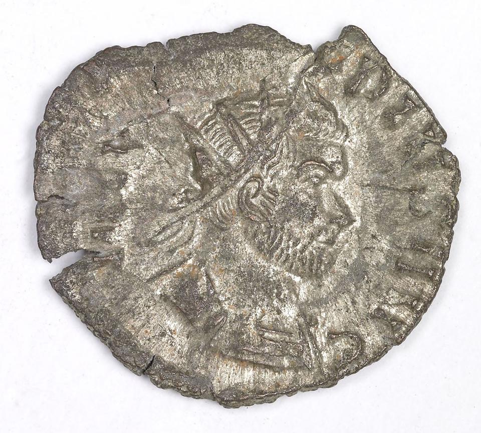 Claudius II Gothicus, silver antoninianus, collection photograph IATH-1991.17.198, obverse