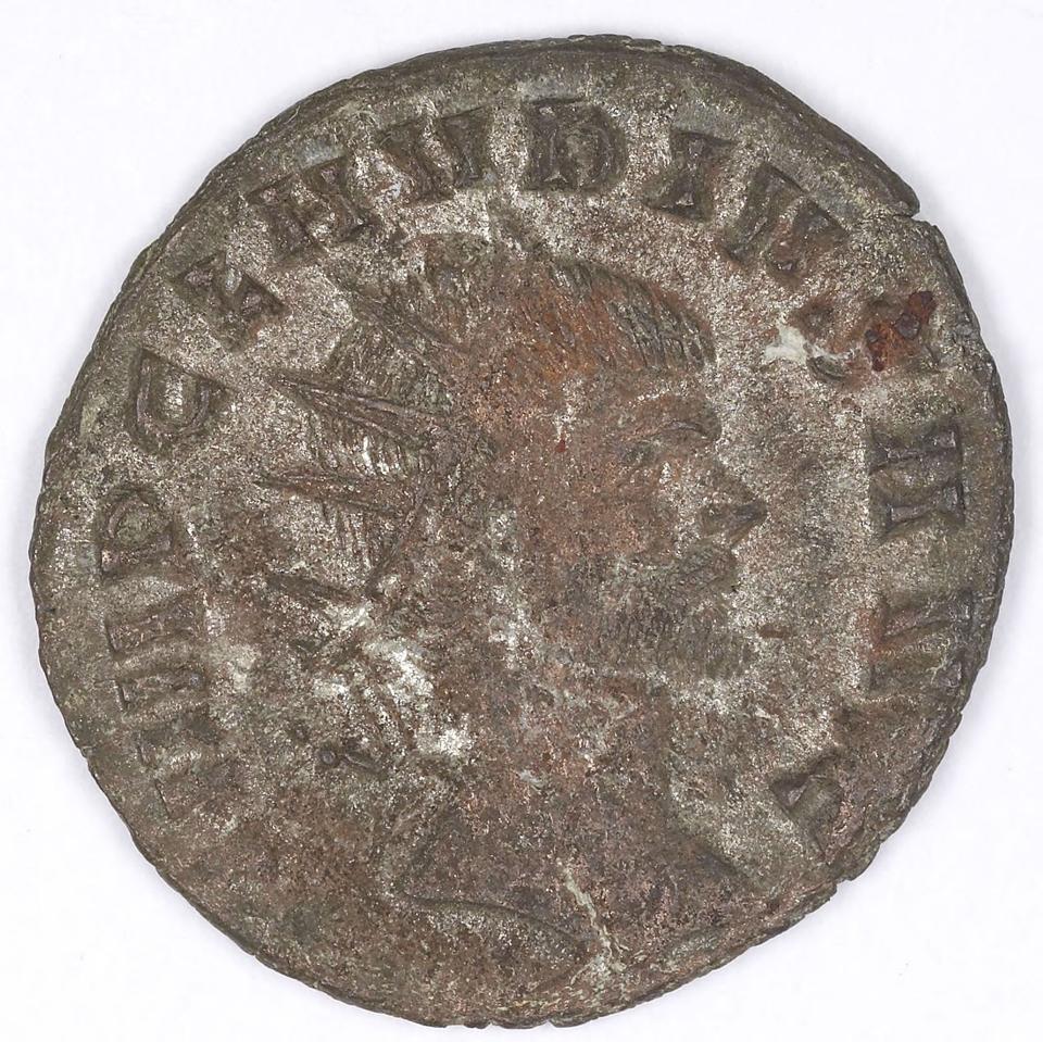 Claudius II Gothicus, silver antoninianus, collection photograph IATH-1991.17.174, obverse