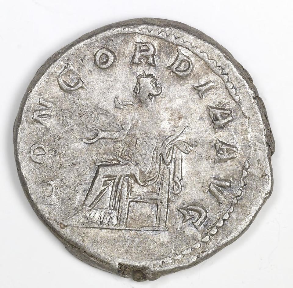 Gordian III, silver antoninianus, collection photograph IATH-1991.17.10, reverse