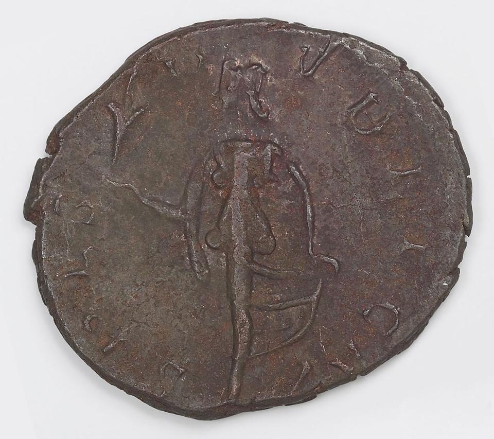 Tetricus I, silver antoninianus, collection photograph IATH-1991.17.277, reverse