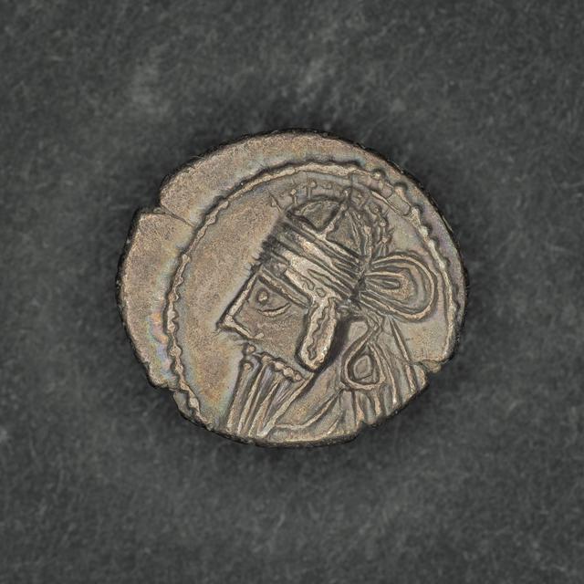 Osroes II Silver Drachm: Typology, Epigraphy, and Numismatic History, obverse