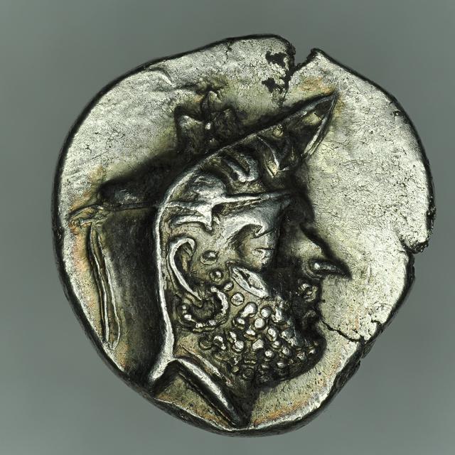 Autophradates II Silver Drachm of Persis: Typological and Iconographic Analysis, obverse