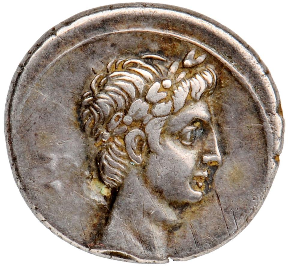 Augustus, silver denarius, collection photograph Muenster-ID14, obverse