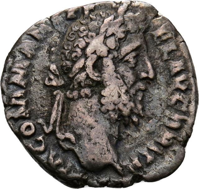 Commodus Silver Denarius RIC III Commodus 186, obverse