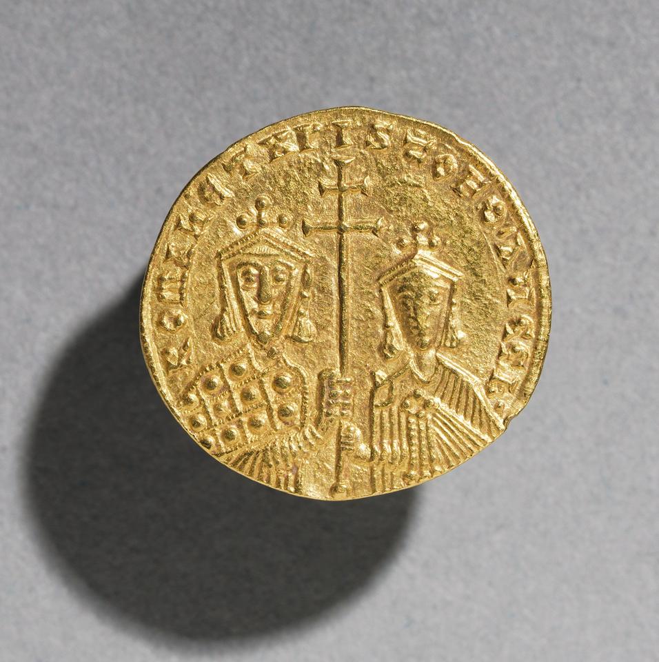 Romanus I and Christopher, Gold solidus, collection photograph CMA-1964-422, reverse