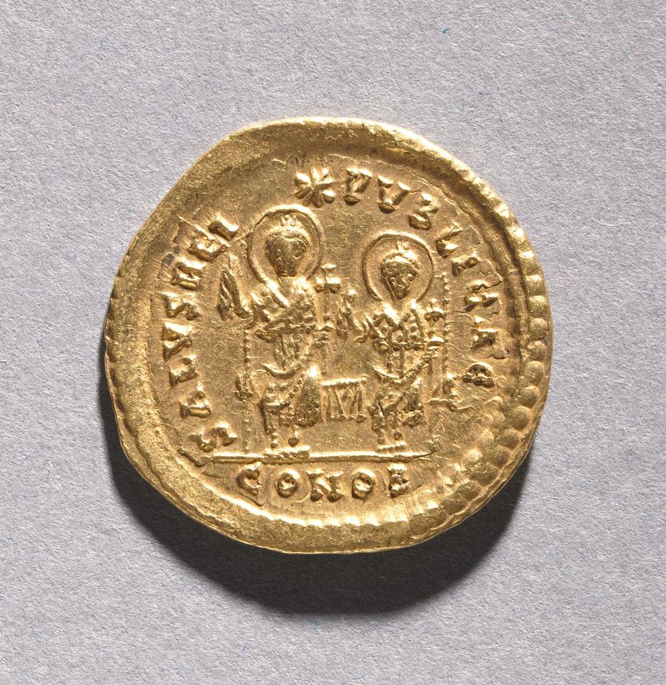 Theodosius II and Valentinian III, Gold solidus, collection photograph CMA-1968-54, reverse
