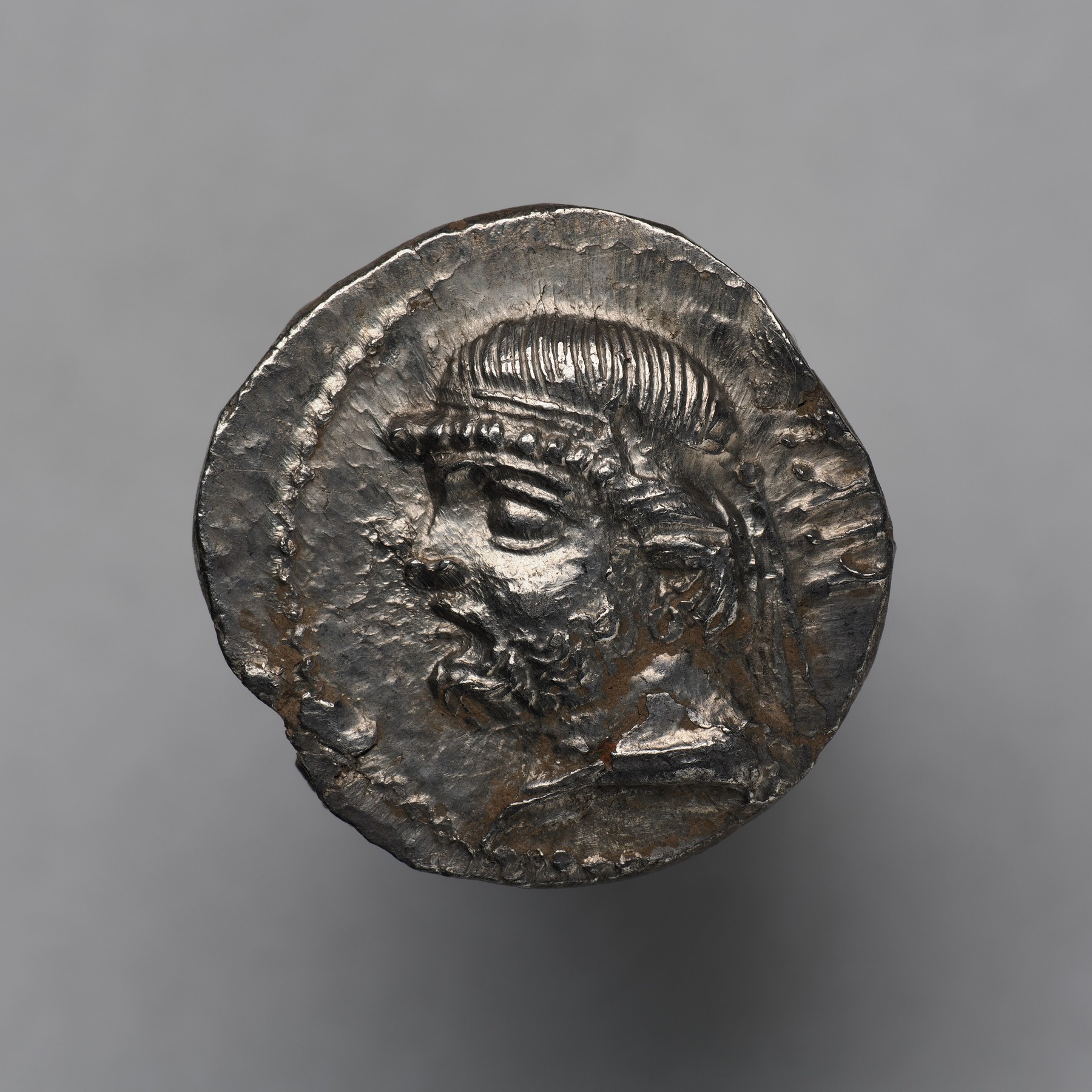 Phraates II Silver Drachms: Imperial Epigraphy, Provincial Mints, and Nomadic Warfare, obverse