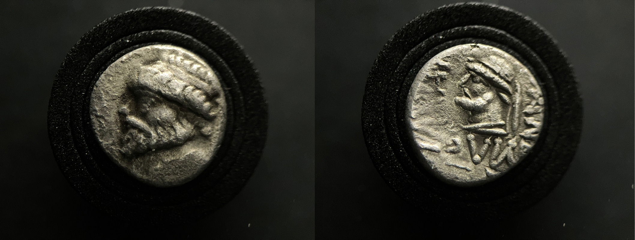 Silver drachm of Kamnaskires V and IV, with Greek inscriptions and double portrait