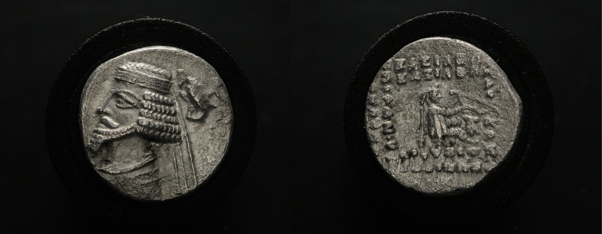 Full view of Phraates IV silver drachm showing obverse and reverse sides.